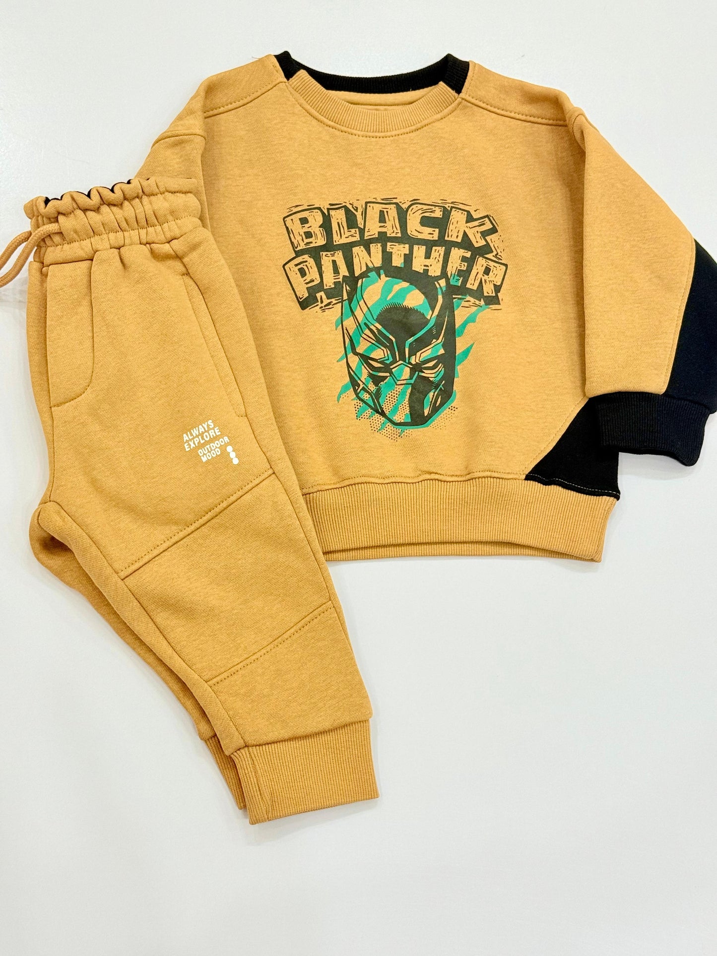 Boys Black Panther Fleece Tracksuit – Warm Sweatshirt & Jogger Set