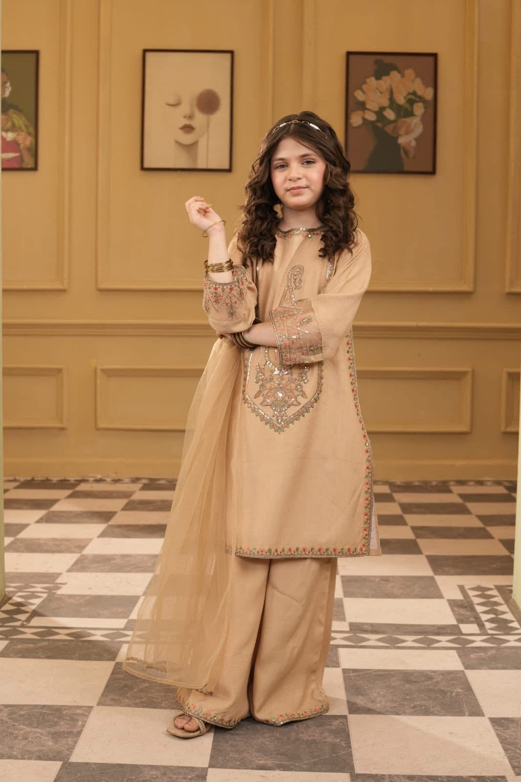 Alqaswa skin neck embroidered motif