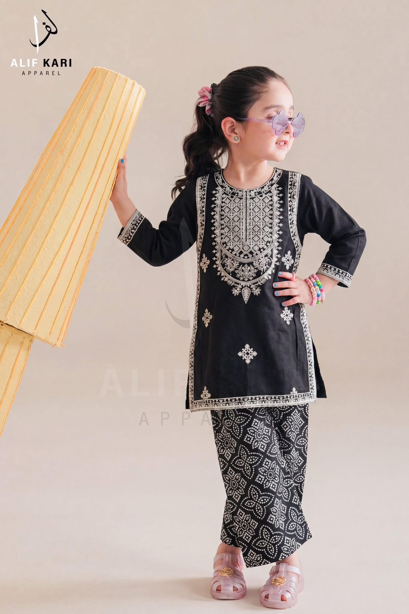 Alif kari black chunri