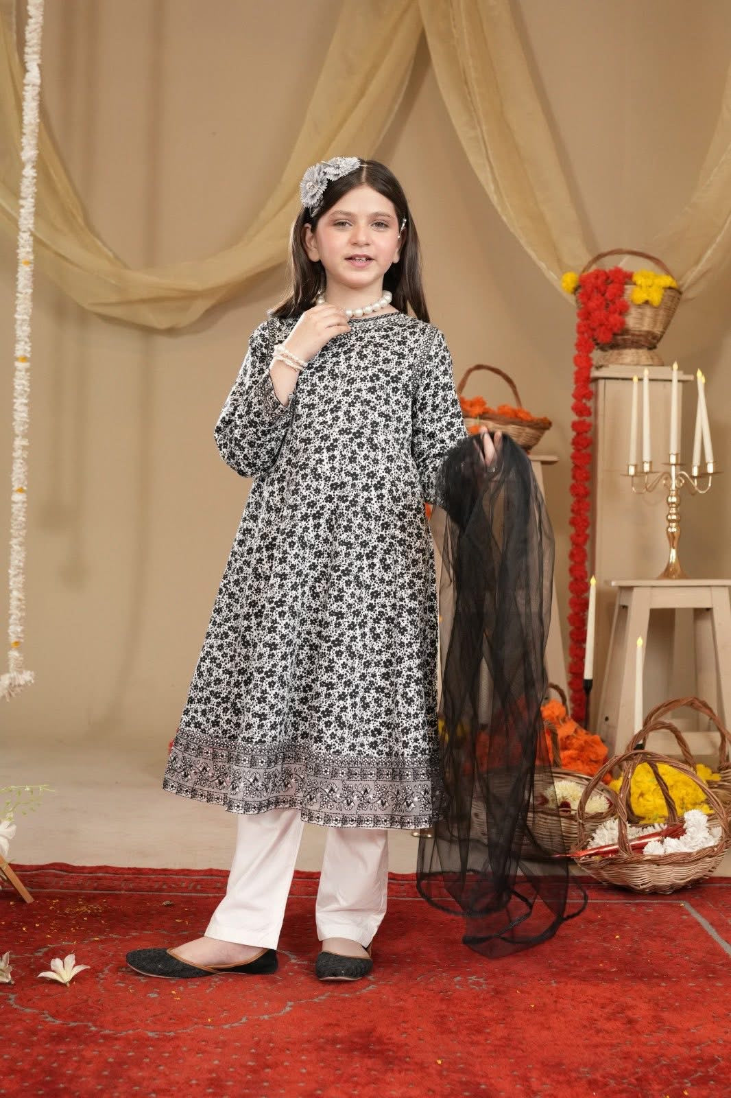 alqaswa black white frock